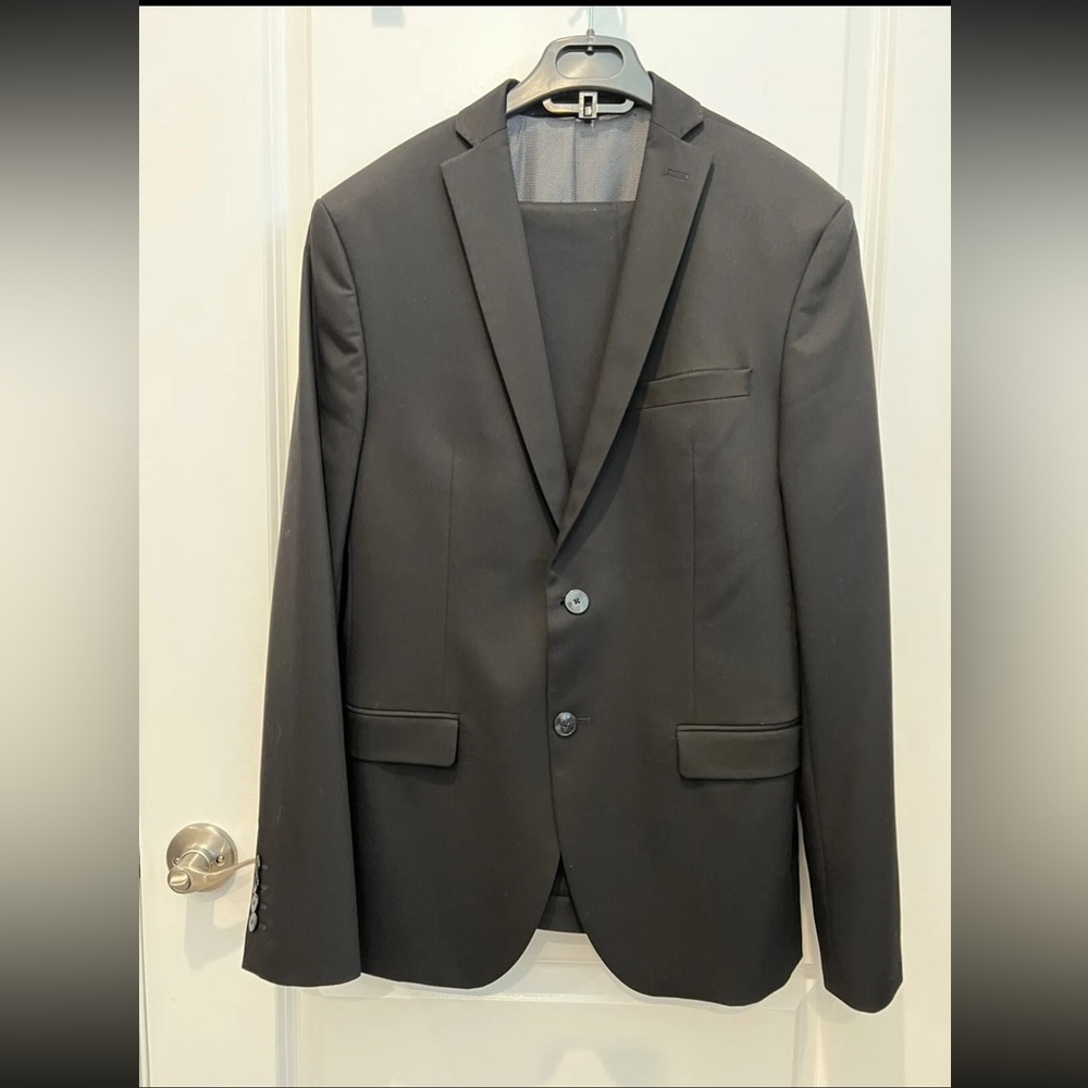 Men’s Zara Black Suit